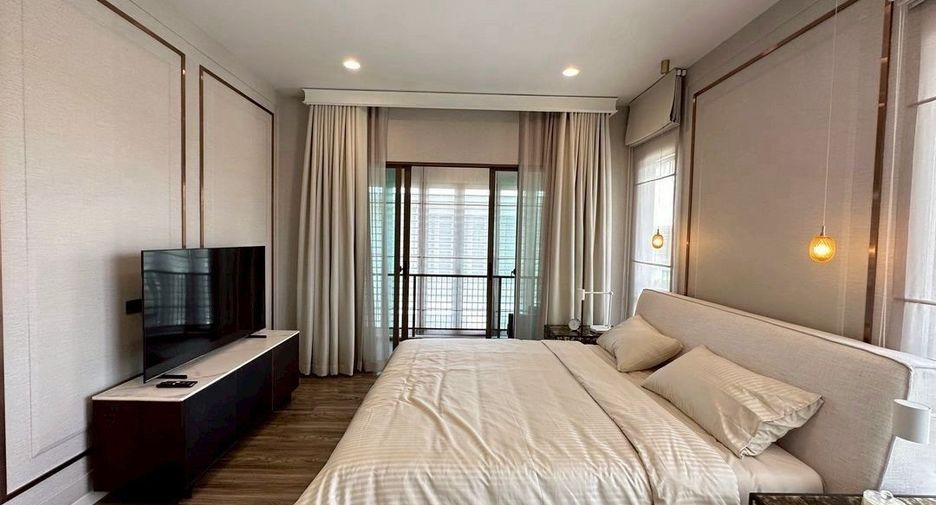 Casa en alquiler de 3 habitaciones en Bang Kapi, Bangkok