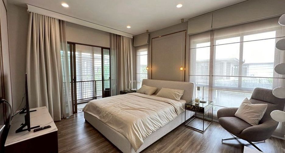 Casa en alquiler de 3 habitaciones en Bang Kapi, Bangkok