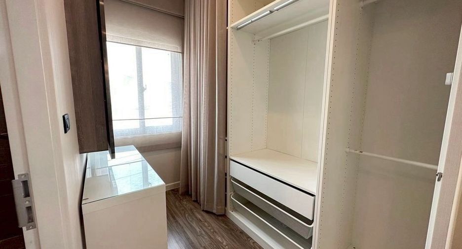Casa en alquiler de 3 habitaciones en Bang Kapi, Bangkok