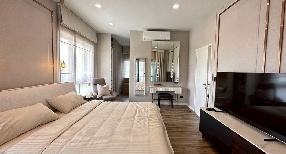 Casa en alquiler de 3 habitaciones en Bang Kapi, Bangkok