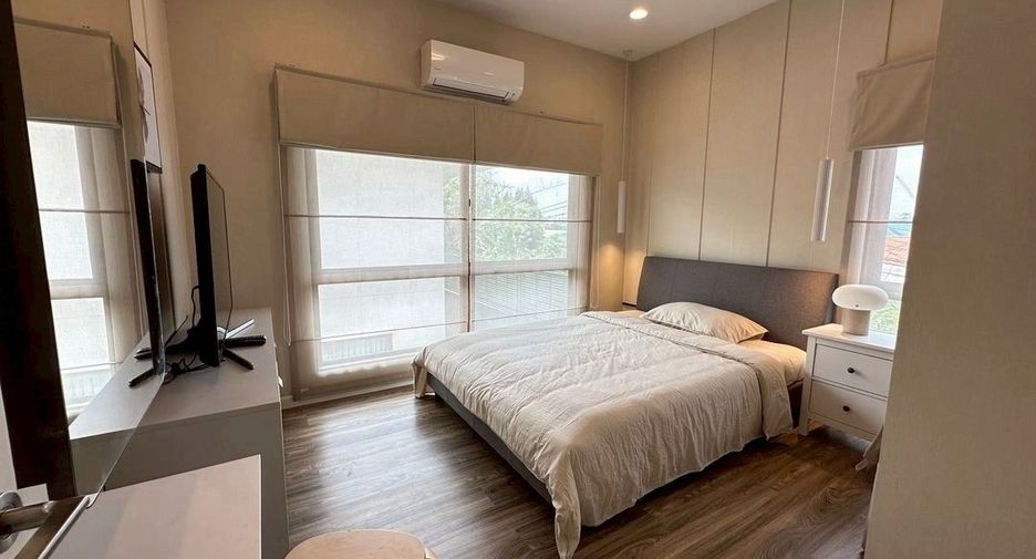 Casa en alquiler de 3 habitaciones en Bang Kapi, Bangkok