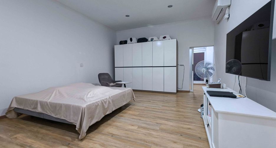 Casa en venta de 4 habitaciones en Ban Phaeo, Samut Sakhon