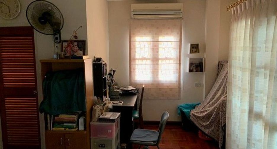 For rent 4 bedrooms house in Bang Sue, Bangkok