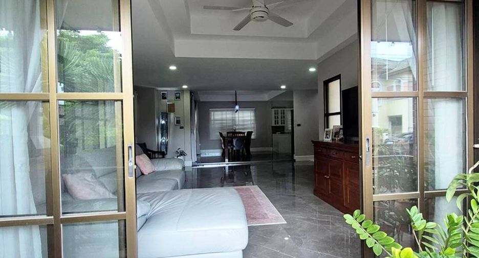 À vendre 3 chambres maison à East Pattaya, Pattaya