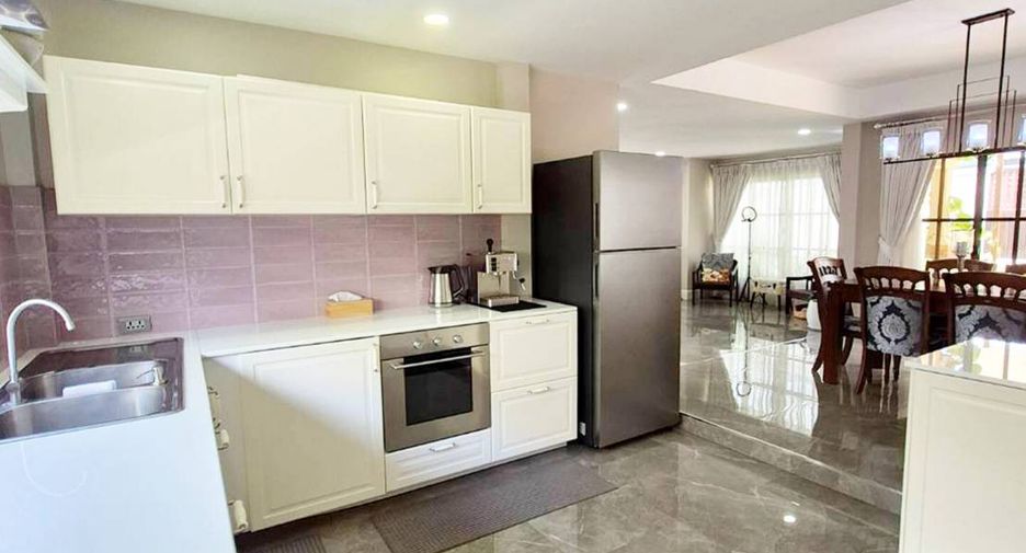 À vendre 3 chambres maison à East Pattaya, Pattaya