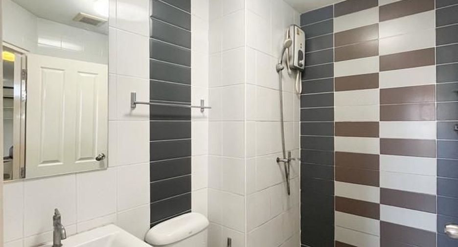 For sale 2 bedrooms condo in Yan Nawa, Bangkok