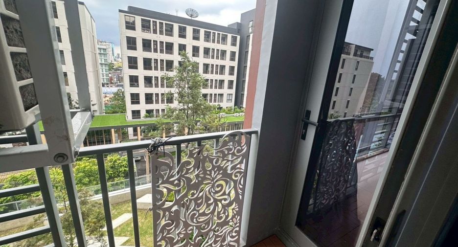 For rent 2 ベッドルーム condo in Watthana, Bangkok