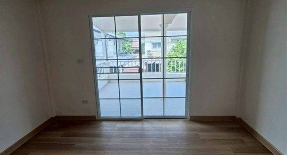 Casa adosada en venta de 2 habitaciones en Khan Na Yao, Bangkok