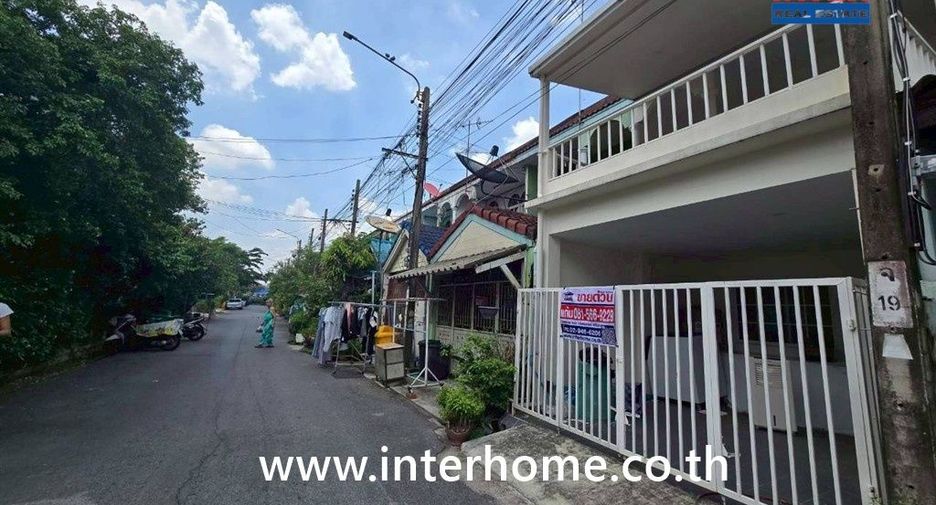 Casa adosada en venta de 2 habitaciones en Khan Na Yao, Bangkok
