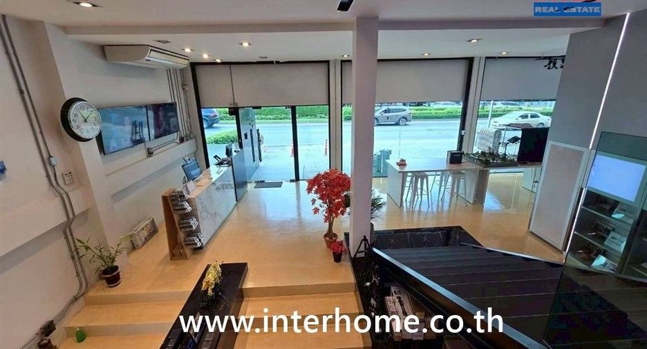 For rent and for sale retail Space in Saphan Sung, Bangkok