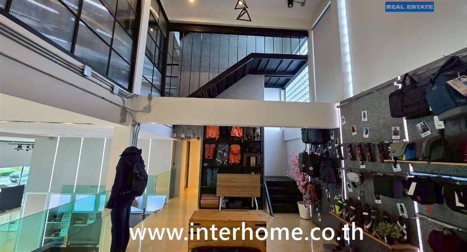 For rent and for sale retail Space in Saphan Sung, Bangkok