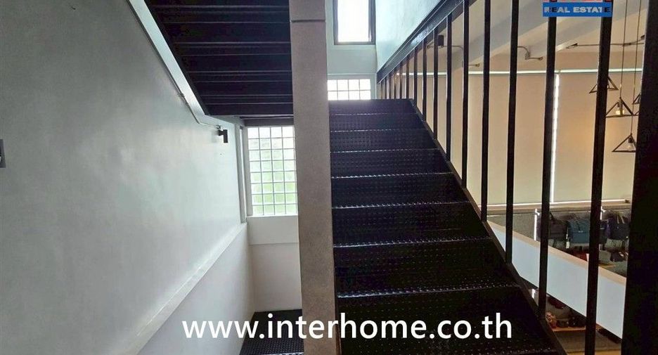 For rent and for sale retail Space in Saphan Sung, Bangkok