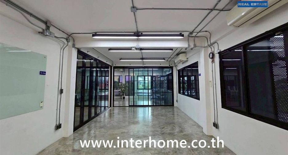 For rent and for sale retail Space in Saphan Sung, Bangkok