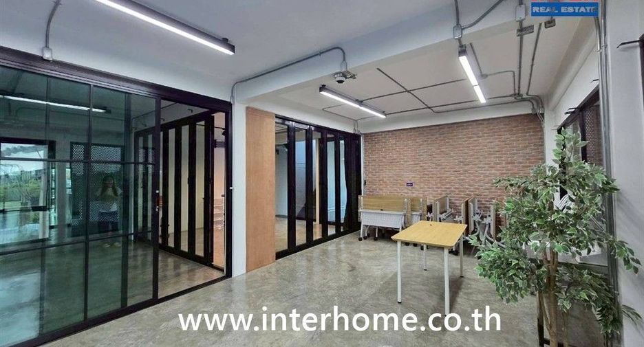 For rent and for sale retail Space in Saphan Sung, Bangkok