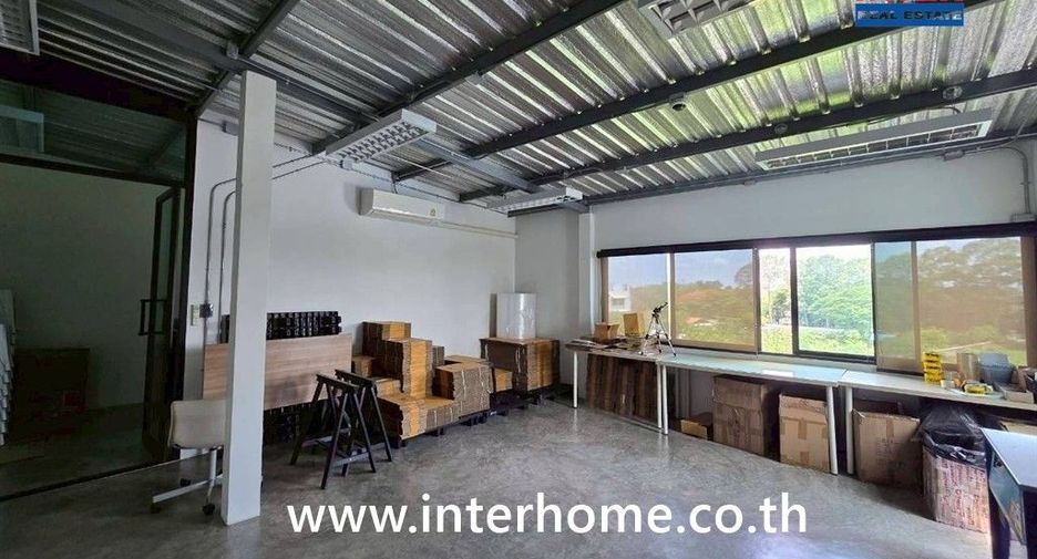 For rent and for sale retail Space in Saphan Sung, Bangkok