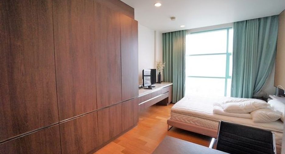 For rent 2 bedrooms condo in Bang Kho Laem, Bangkok