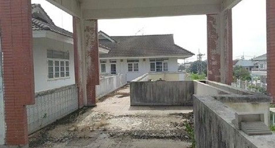 Reihenhaus zum Kauf mit 1 Zimmer in Bang Len, Nakhon Pathom