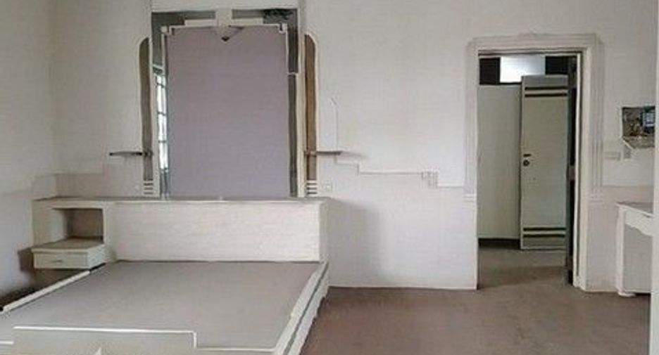 Reihenhaus zum Kauf mit 1 Zimmer in Bang Len, Nakhon Pathom