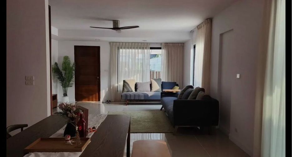 For rent 4 bedrooms house in Suan Luang, Bangkok