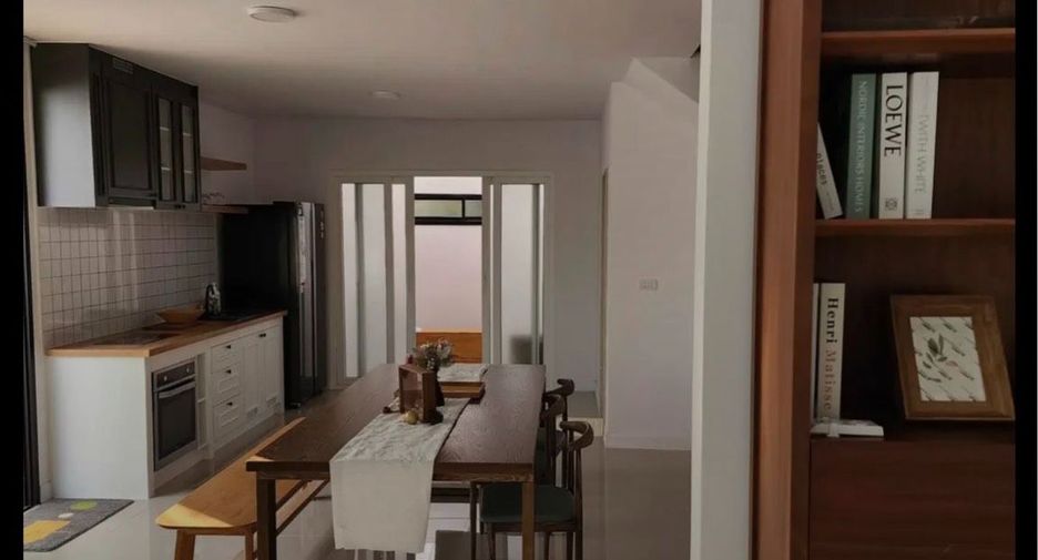 For rent 4 bedrooms house in Suan Luang, Bangkok