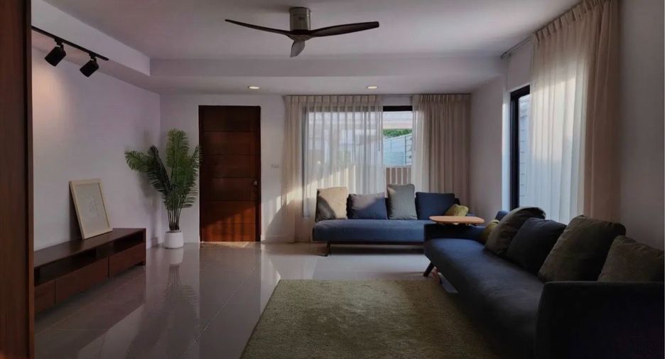 For rent 4 bedrooms house in Suan Luang, Bangkok