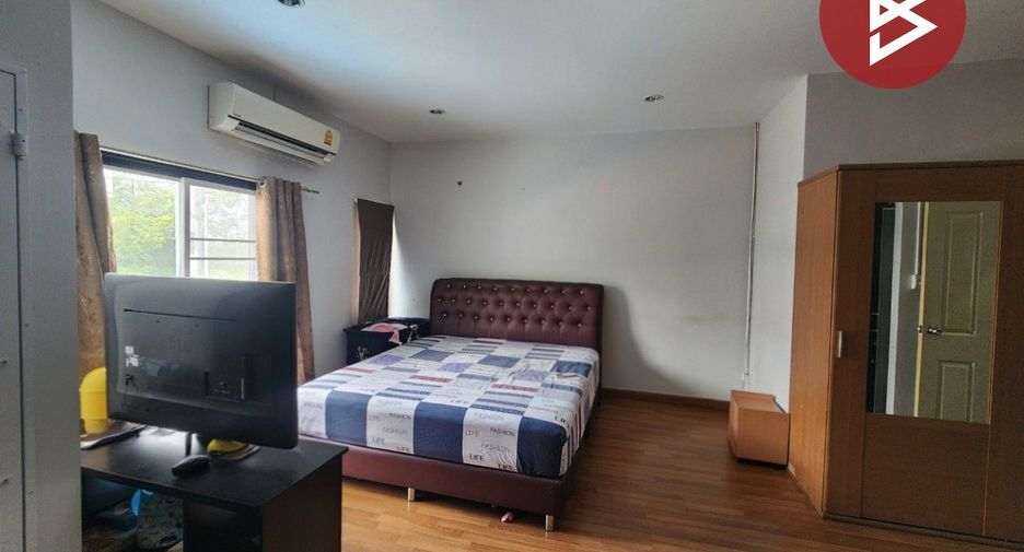 For sale 3 bedrooms townhouse in Mueang Chon Buri, Chonburi