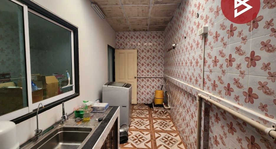 For sale 3 bedrooms townhouse in Mueang Chon Buri, Chonburi
