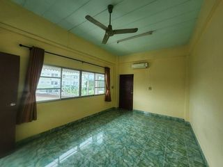 Apartamento en venta de 96 habitaciones en Mueang Samut Sakhon, Samut Sakhon