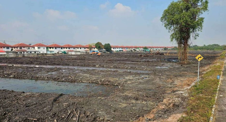 Terreno en alquiler en Bang Khun Thian, Bangkok