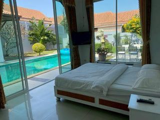 À louer et à vendre 3 chambres villa à Bang Lamung, Chonburi
