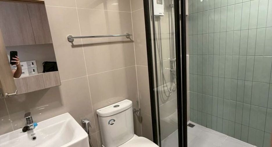 For rent 2 bedrooms condo in Khlong San, Bangkok