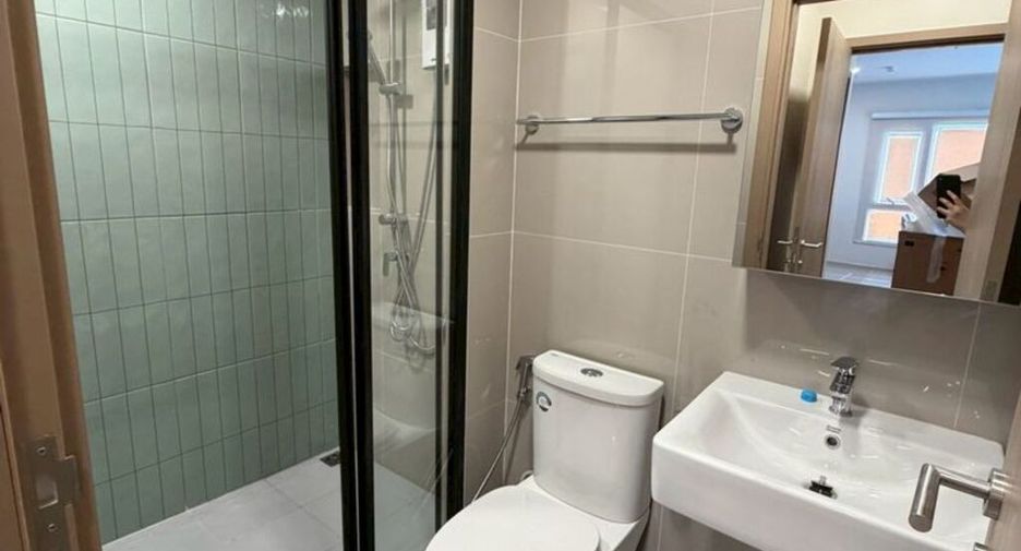 For rent 2 bedrooms condo in Khlong San, Bangkok