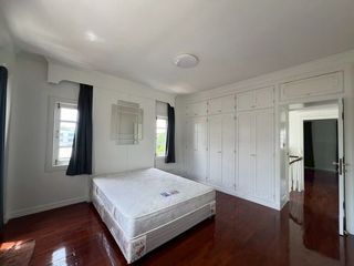 For rent 4 bedrooms townhouse in Khlong Toei, Bangkok