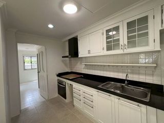 For rent 4 bedrooms townhouse in Khlong Toei, Bangkok