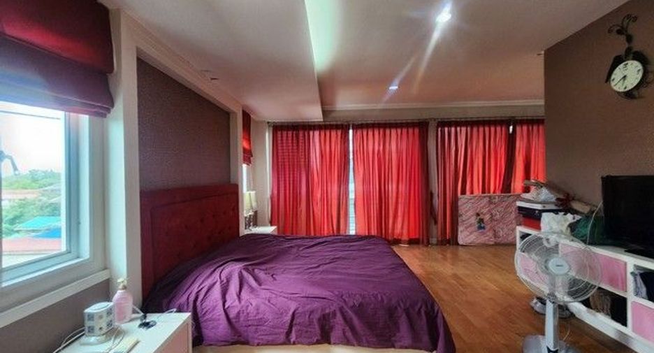 For sale 4 bedrooms townhouse in Phasi Charoen, Bangkok