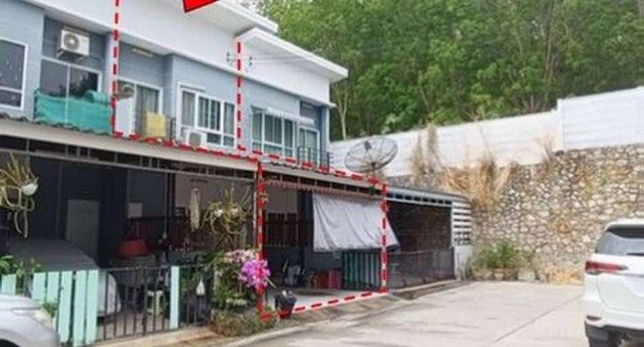 À vendre 1 chambre maison de ville à Ban Khai, Rayong
