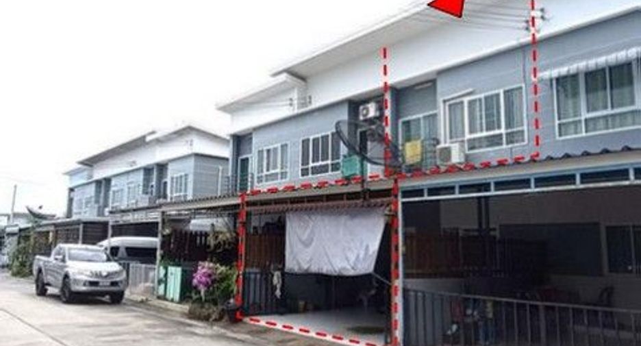 À vendre 1 chambre maison de ville à Ban Khai, Rayong