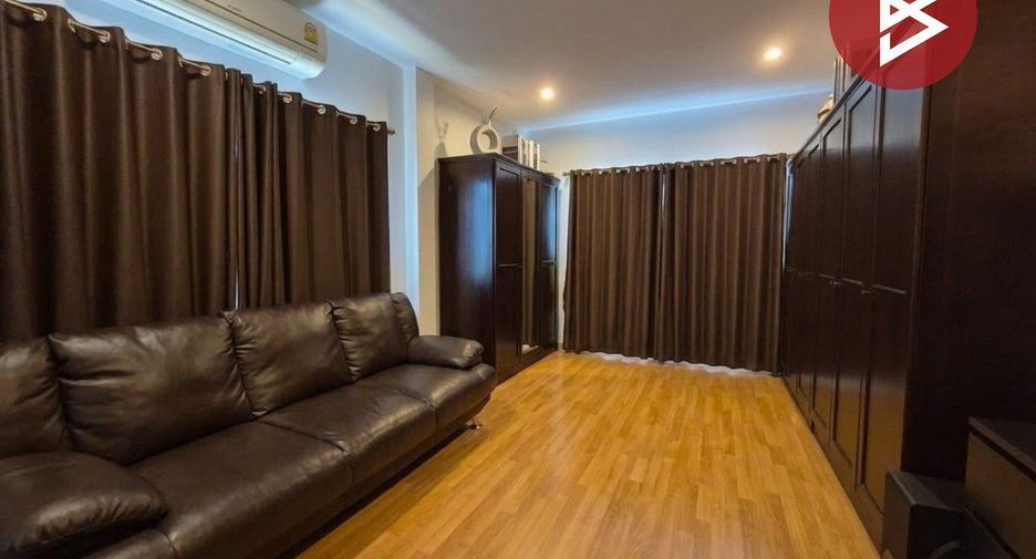 À vendre 3 chambres maison à Ban Bueng, Chonburi
