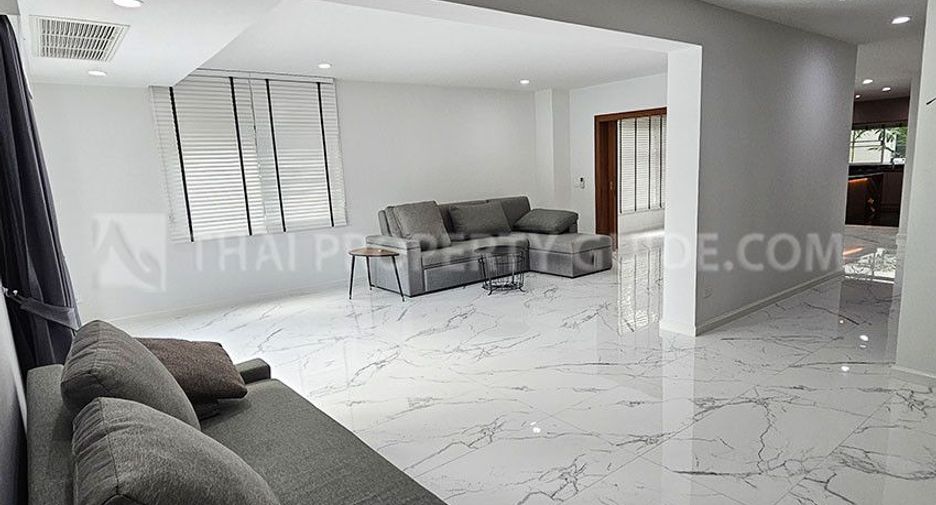 For rent 5 bedrooms house in Pak Kret, Nonthaburi