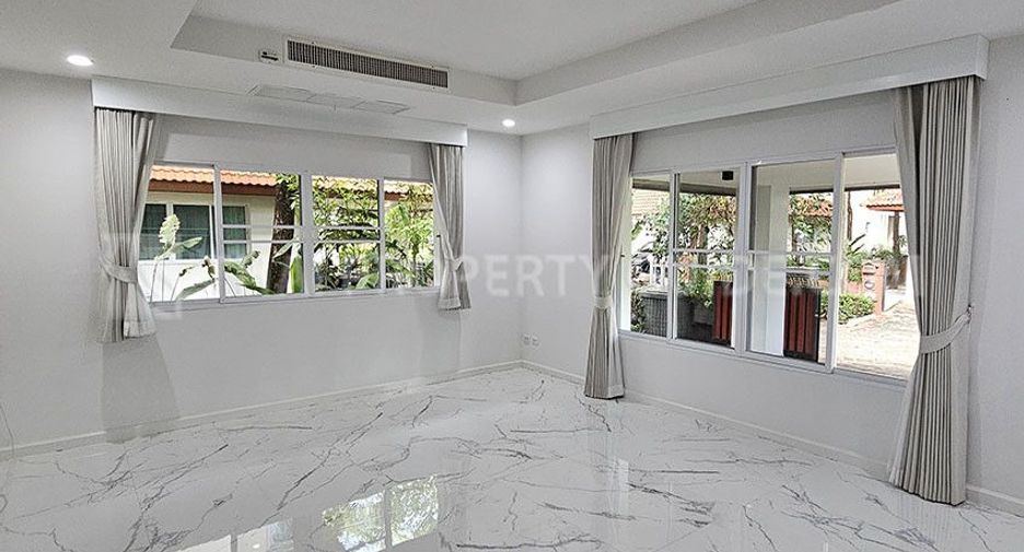 For rent 5 bedrooms house in Pak Kret, Nonthaburi