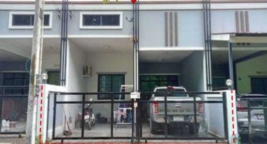 À vendre 1 chambre maison de ville à Ban Khai, Rayong