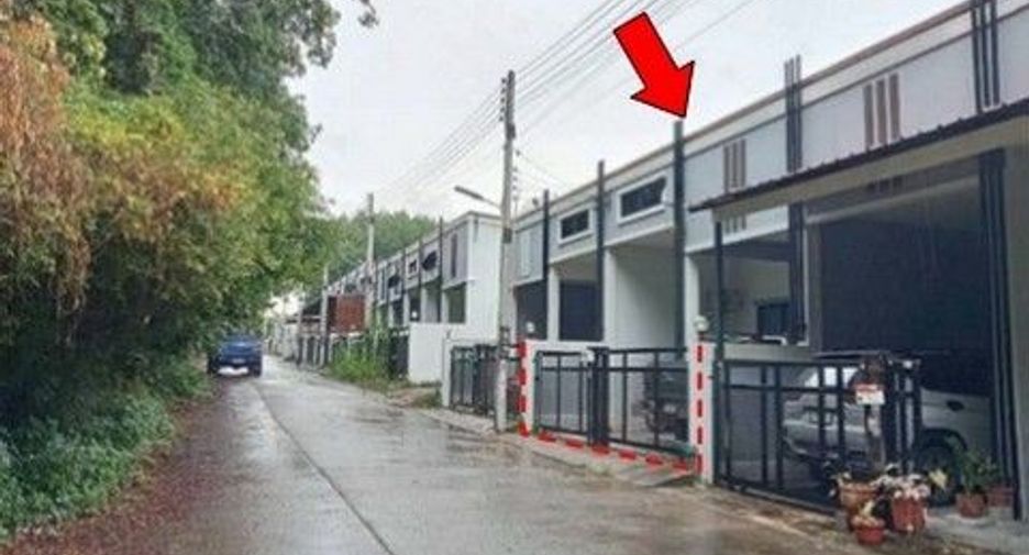 À vendre 1 chambre maison de ville à Ban Khai, Rayong