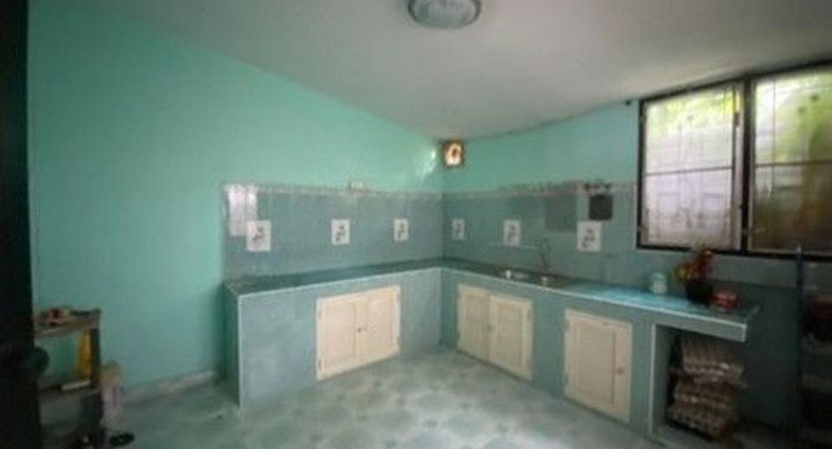À vendre 1 chambre maison de ville à Ban Khai, Rayong