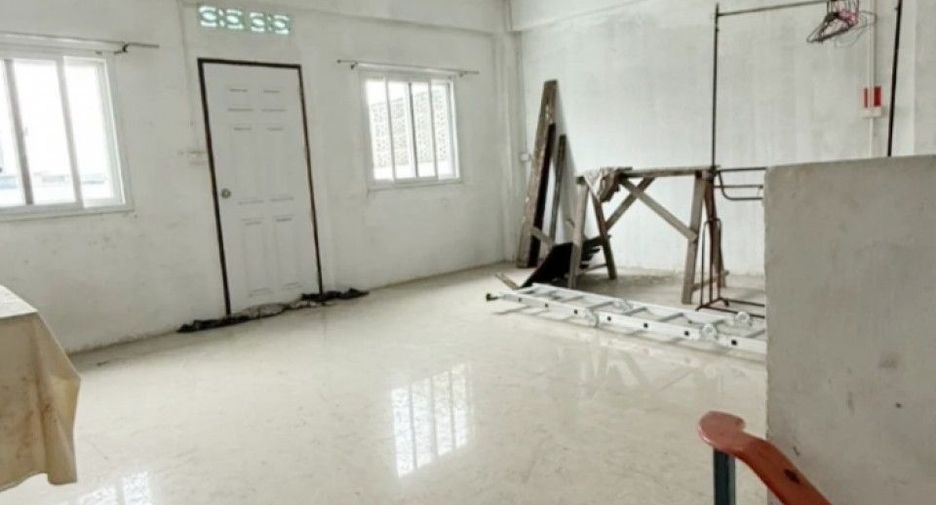 Gewerbefläche zum Kauf mit 2 Zimmer in Bang Kho Laem, Bangkok
