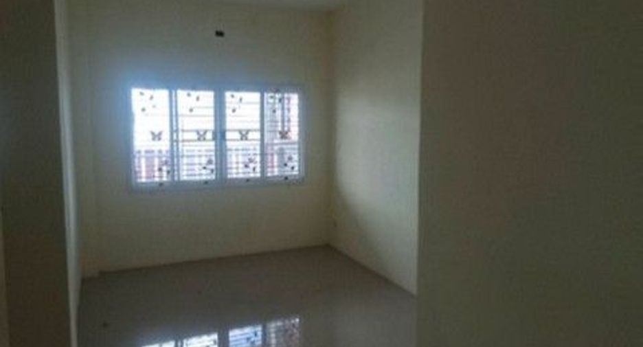 À vendre 1 chambre maison de ville à Ban Khai, Rayong