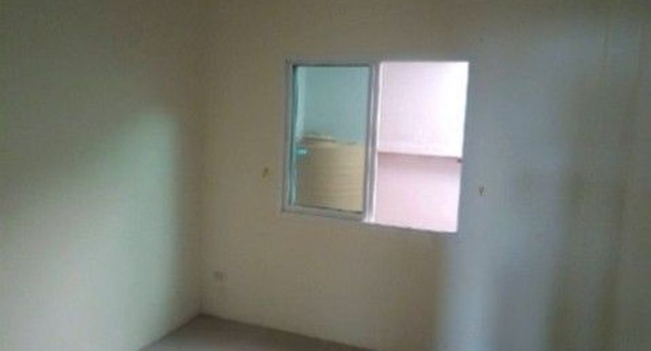 À vendre 1 chambre maison de ville à Ban Khai, Rayong
