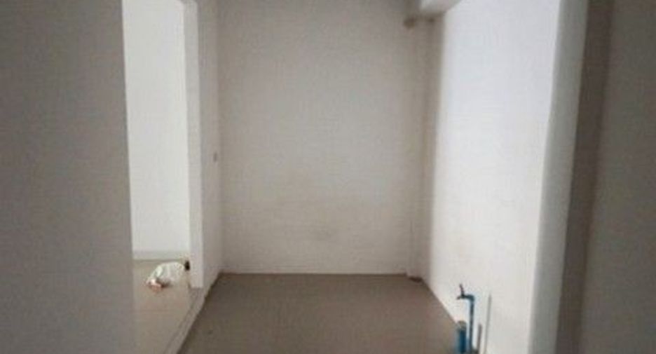 À vendre 1 chambre maison de ville à Ban Khai, Rayong
