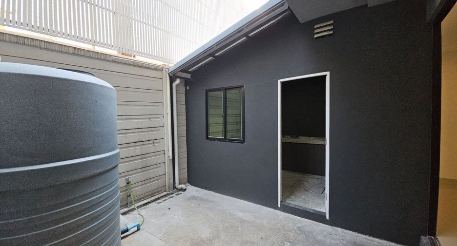For rent 1 bed townhouse in Bueng Kum, Bangkok