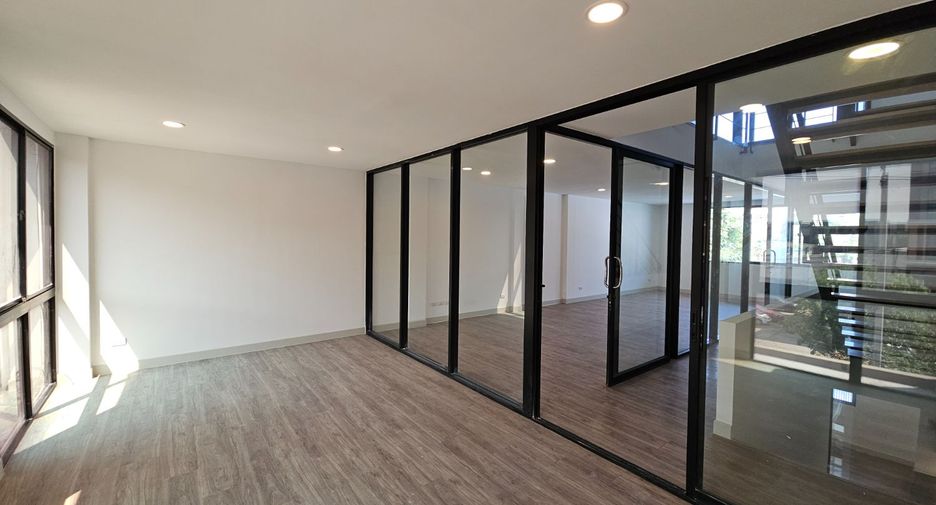 For rent 1 bed townhouse in Bueng Kum, Bangkok