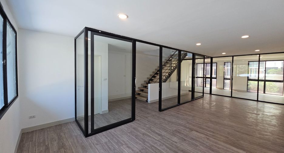 For rent 1 bed townhouse in Bueng Kum, Bangkok